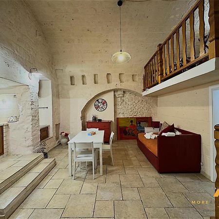More Apartments The Castle Bari Bagian luar foto