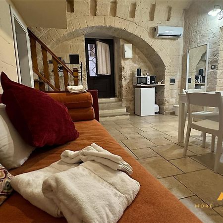 More Apartments The Castle Bari Bagian luar foto