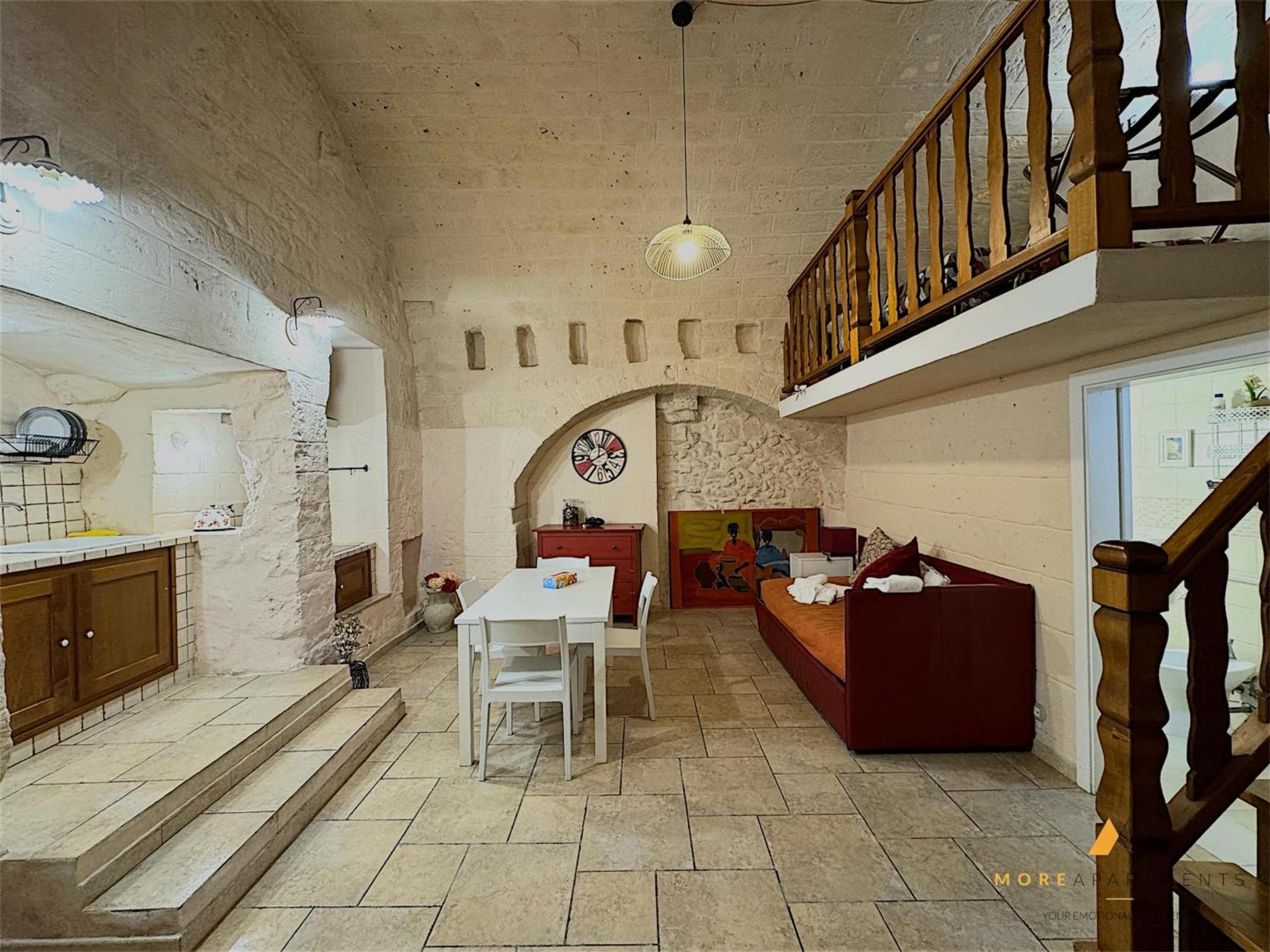 More Apartments The Castle Bari Bagian luar foto